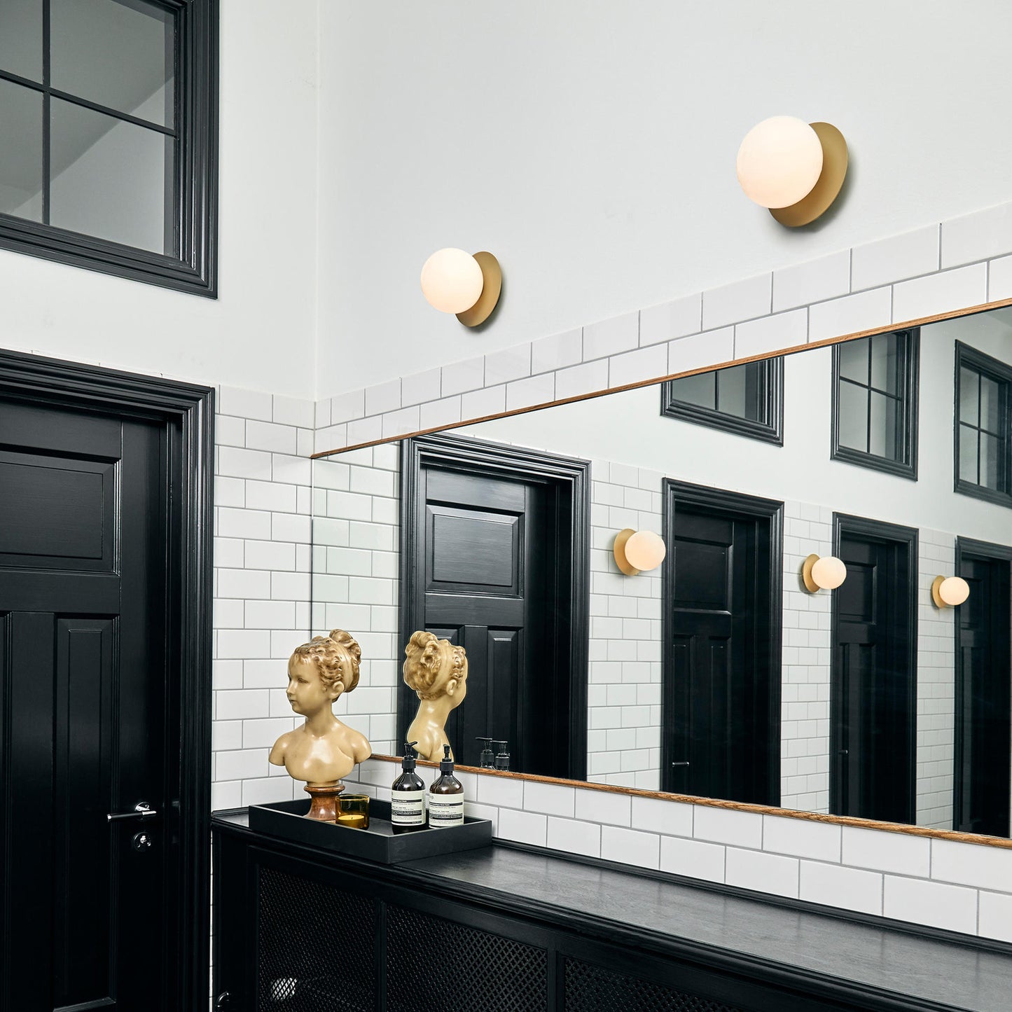 Orb Wall Lamp